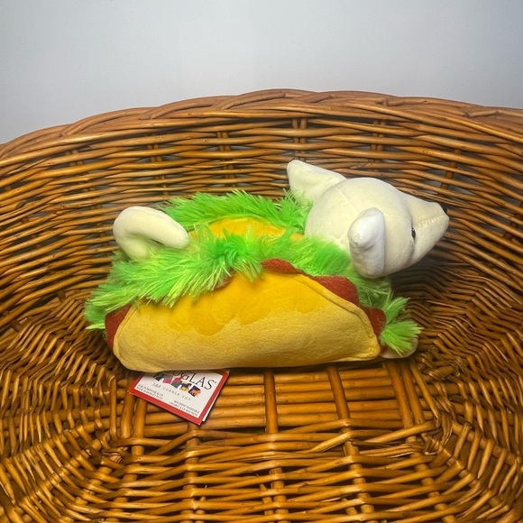 Douglas Cuddle Toys Taco Chihuahua Macaroon Plush 8” NWT Foodie Collection - Picture 4 of 6